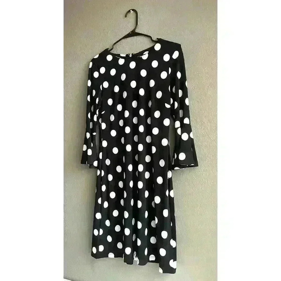 Tommy Hilfiger Black and White Polka Dot Dress with Bell Sleeves in Size 6 EUC - Picture 3 of 9